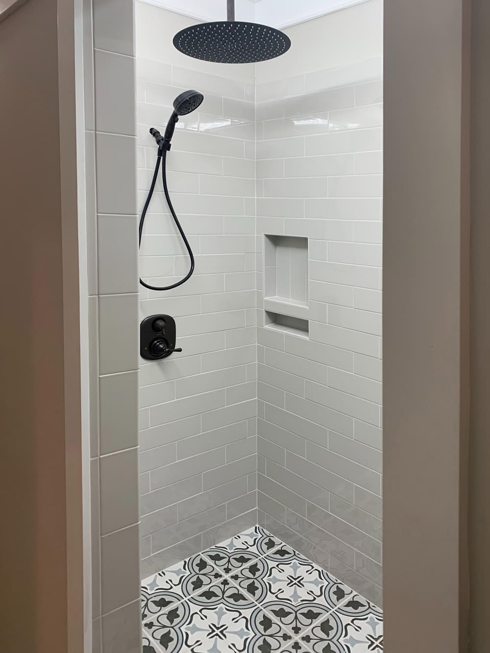 Hartwell Flooring Center | Hartwell, GA | white and gray tiled bathroom shower